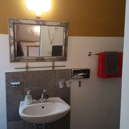 Garni Giacometti فندق مبيت وإفطار 2*